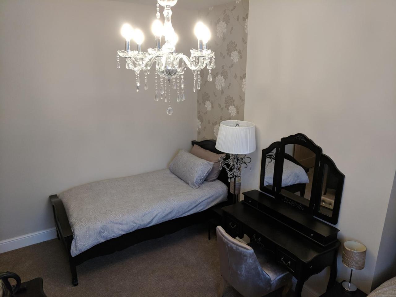 Lion House Bed & Breakfast With Restaurant Combe Martin Eksteriør bilde